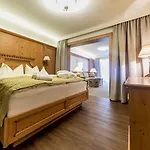 Traumhotel Alpina Superior 5*