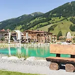 Traumhotel Alpina Superior 5*