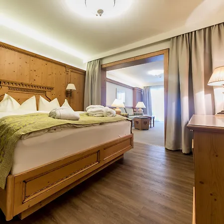 Traumhotel Alpina Superior 5*