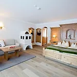 ホテル Traumhotel Alpina Superior (adults Only) ゲルロス