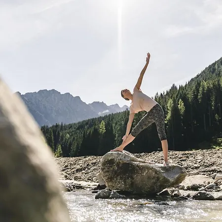 Traumhotel Alpina Adults Only, Yoga, Ayurveda فندق جيرلوس